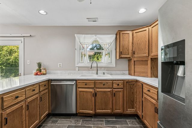 5460 Adeline Place, Oak Forest, IL 60452