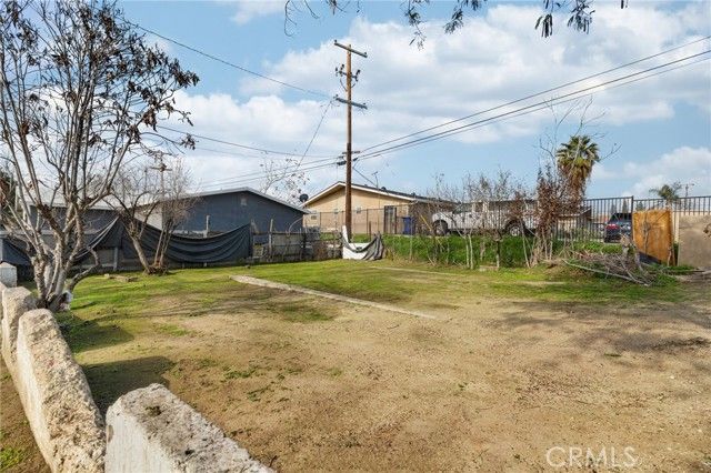 1130 Jeffrey St, Bakersfield, CA 93305