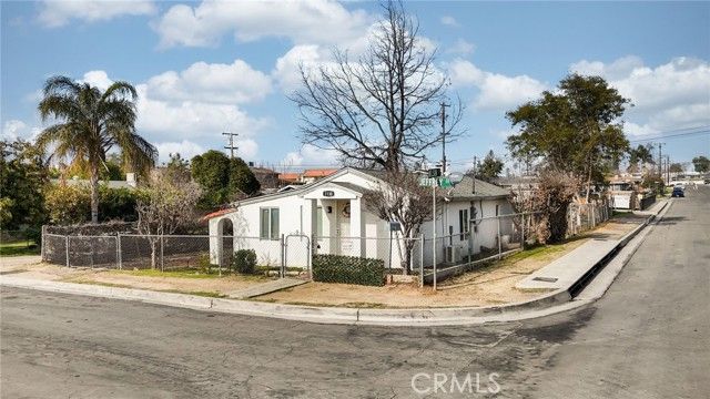 1130 Jeffrey St, Bakersfield, CA 93305