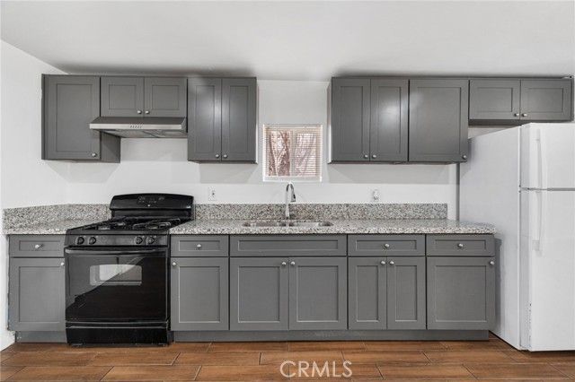 1130 Jeffrey St, Bakersfield, CA 93305