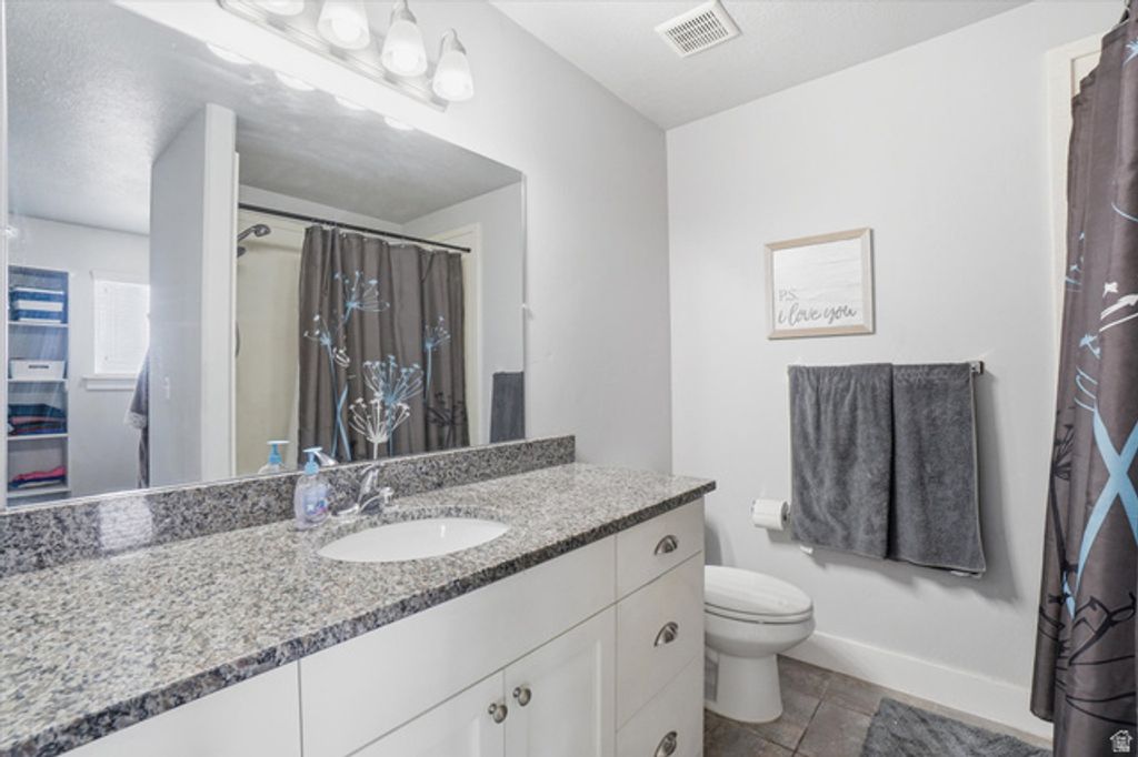 Image 17 of property listing at 3445 KENNA LN #1, West Haven, UT 84401