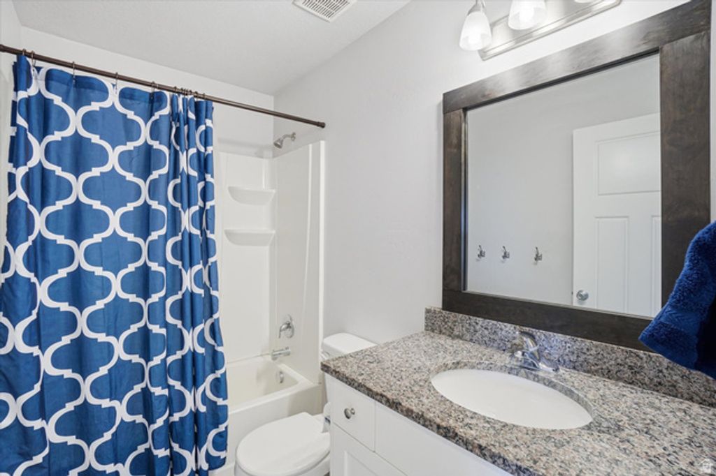 Image 18 of property listing at 3445 KENNA LN #1, West Haven, UT 84401