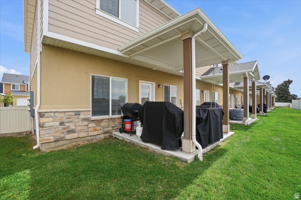 Image 20 of property listing at 3445 KENNA LN #1, West Haven, UT 84401