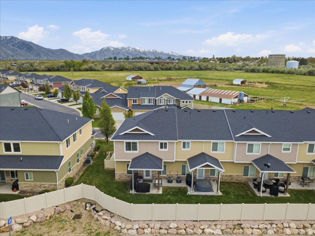Image 22 of property listing at 3445 KENNA LN #1, West Haven, UT 84401