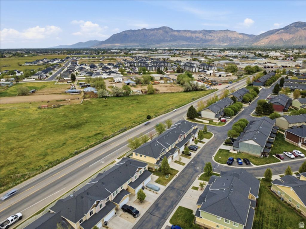 Image 24 of property listing at 3445 KENNA LN #1, West Haven, UT 84401