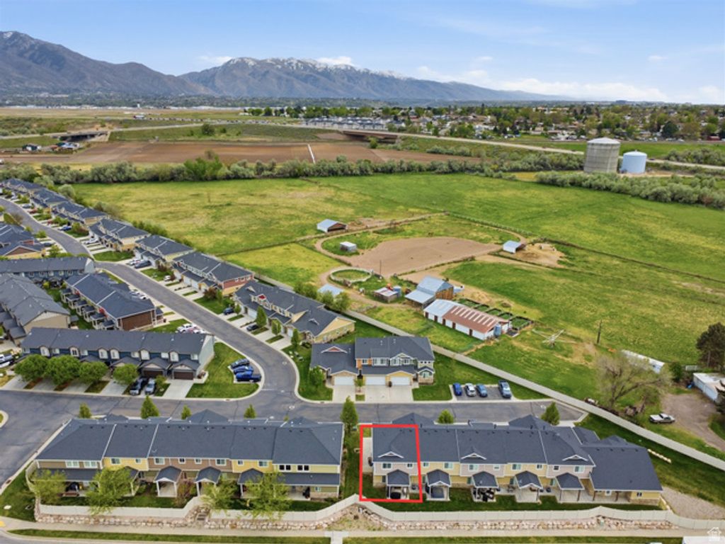 Image 25 of property listing at 3445 KENNA LN #1, West Haven, UT 84401
