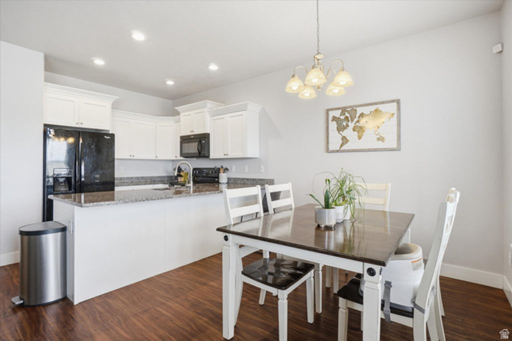 Image 5 of property listing at 3445 KENNA LN #1, West Haven, UT 84401