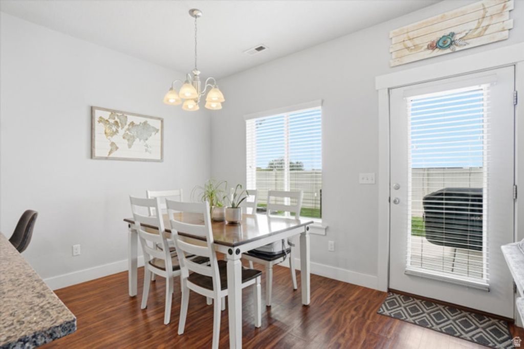 Image 6 of property listing at 3445 KENNA LN #1, West Haven, UT 84401