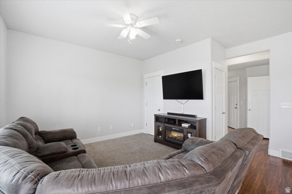 Image 9 of property listing at 3445 KENNA LN #1, West Haven, UT 84401