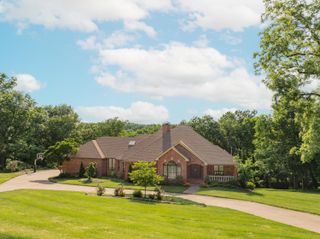5935 South Farm Road 185, Rogersville, MO 65742