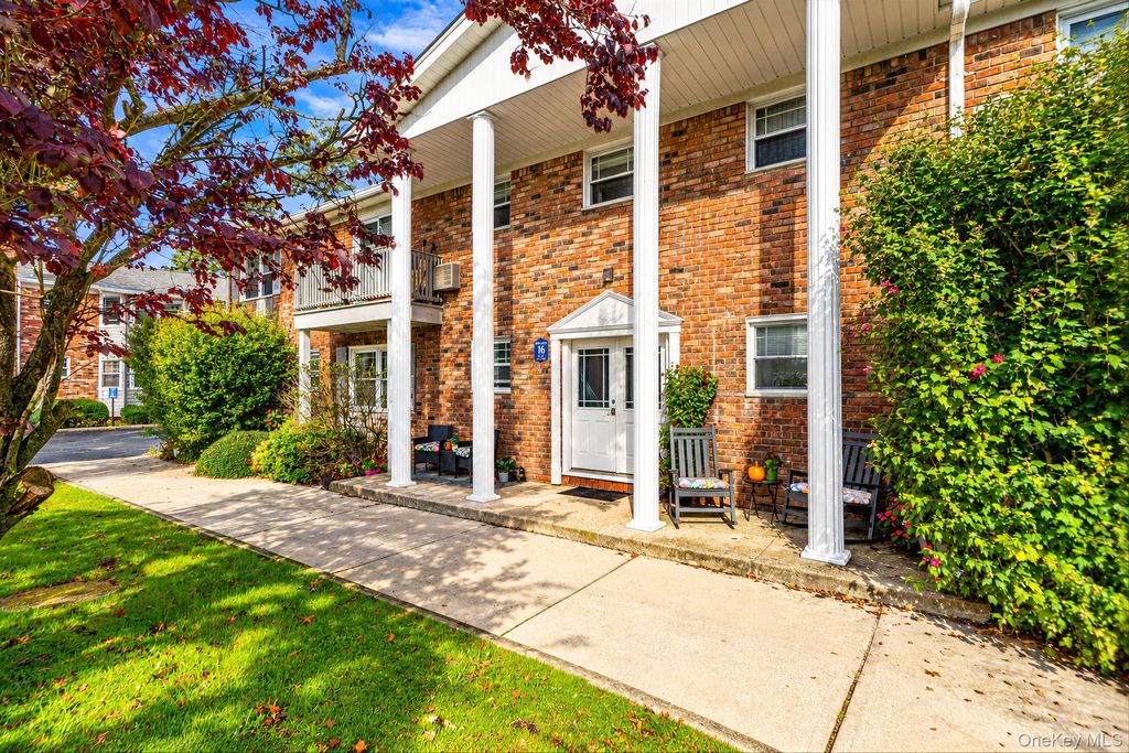 219 Fairharbor Drive 219, Patchogue, NY 11772 — photo 2