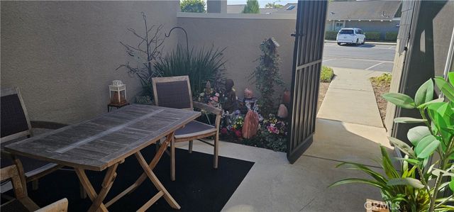 8566 Trinity Circle 817D, Huntington Beach, CA 92646
