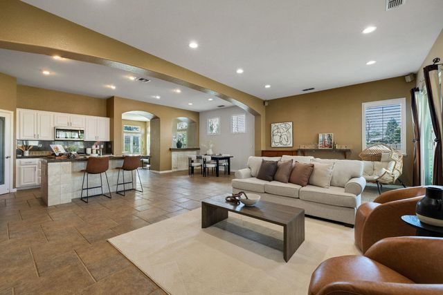 1648 Blackbird St, Roseville, CA 95747