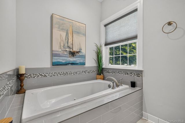 15 Alpine Lane, Washingtonville, NY 10992