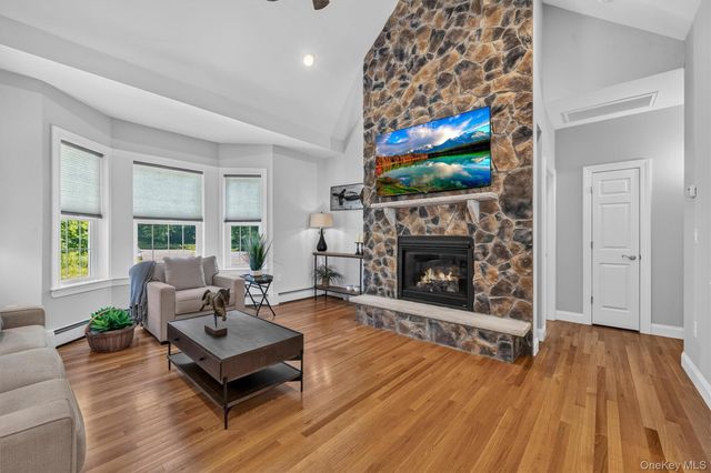 15 Alpine Lane, Washingtonville, NY 10992