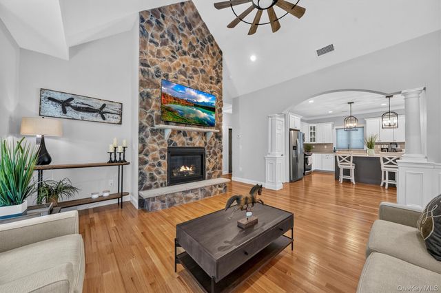 15 Alpine Lane, Washingtonville, NY 10992