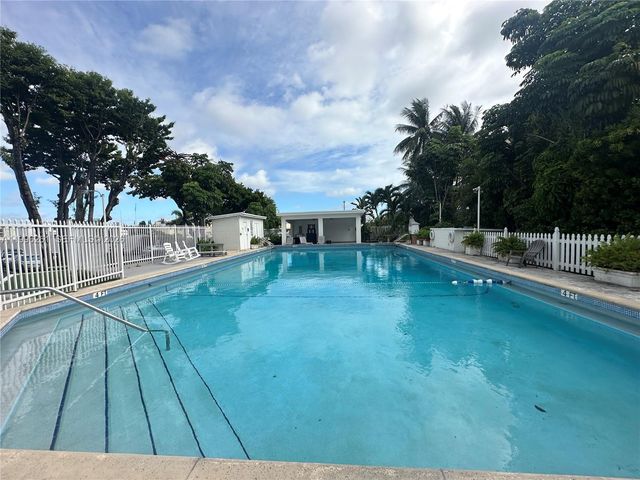 7801 NE 4th Ct 101, Miami, FL 33138