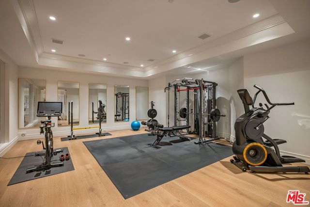 22 Oakmont Drive, Los Angeles, CA 90049