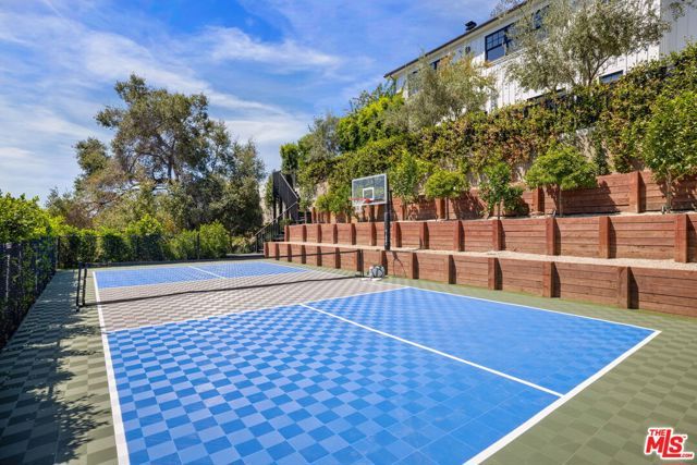 22 Oakmont Drive, Los Angeles, CA 90049