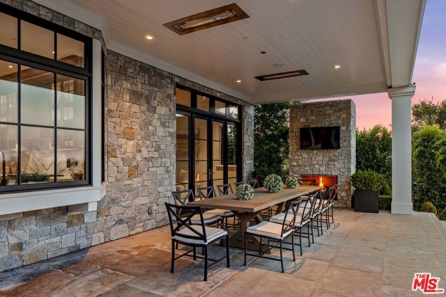 22 Oakmont Drive, Los Angeles, CA 90049