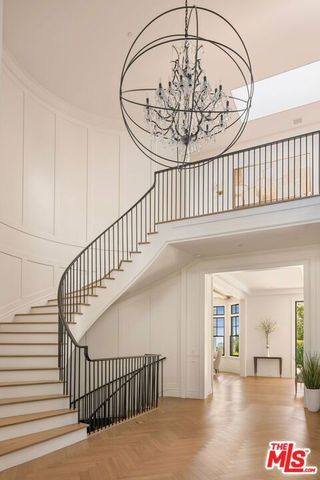 22 Oakmont Drive, Los Angeles, CA 90049