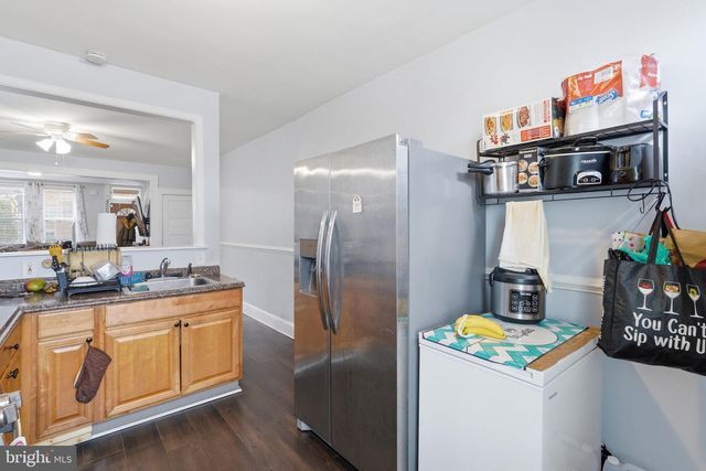 2854 LAKE AVE, Baltimore, MD 21213