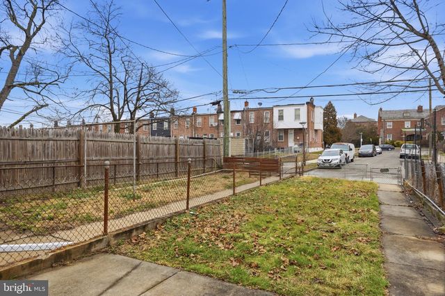 2854 LAKE AVE, Baltimore, MD 21213