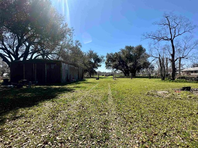 302 Lower Country Drive, Bourg, LA 70343