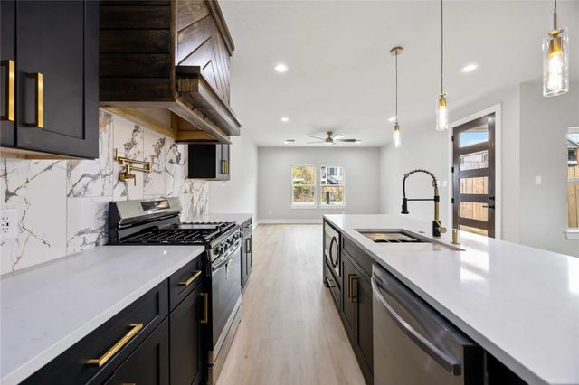 8310 Mariah Street B, Houston, TX 77051