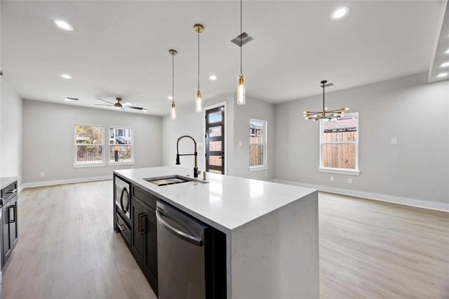 8310 Mariah Street B, Houston, TX 77051