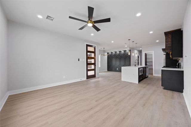 8310 Mariah Street B, Houston, TX 77051