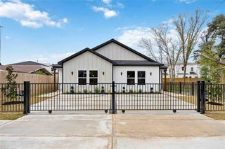 8310 Mariah Street B, Houston, TX 77051