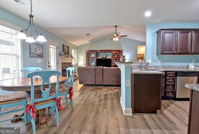 96 E Gordon Road, Newnan, GA 30263