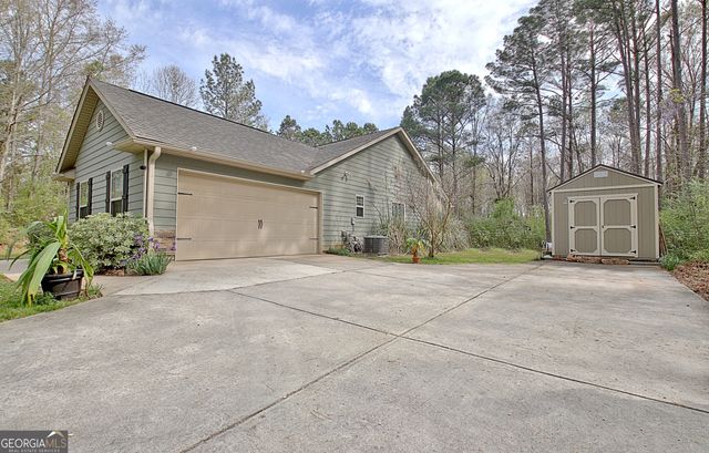 96 E Gordon Road, Newnan, GA 30263