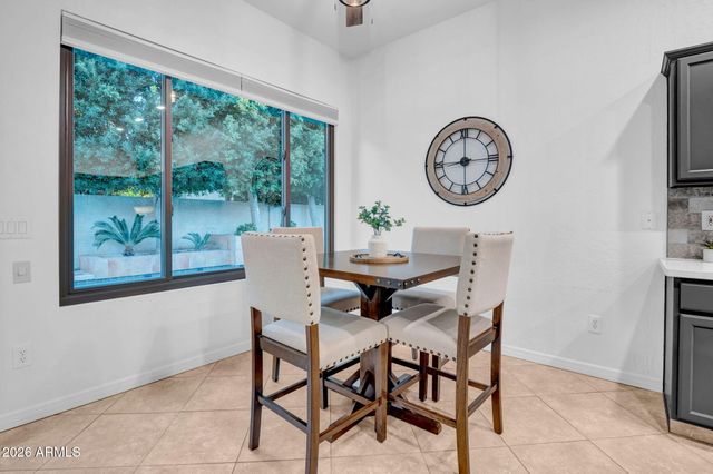 6913 W ABRAHAM Lane, Glendale, AZ 85308