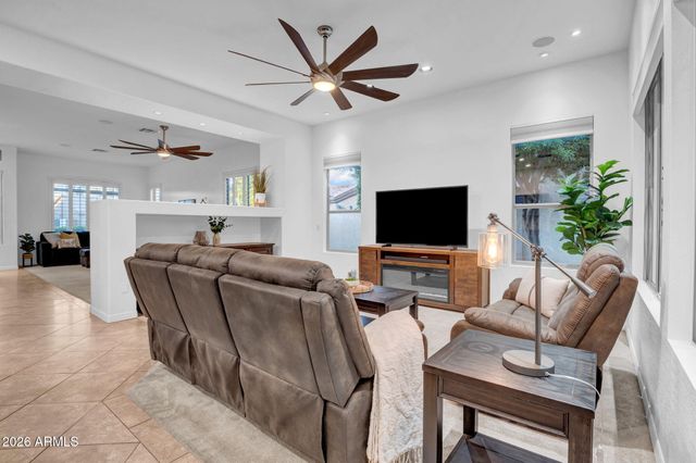 6913 W ABRAHAM Lane, Glendale, AZ 85308