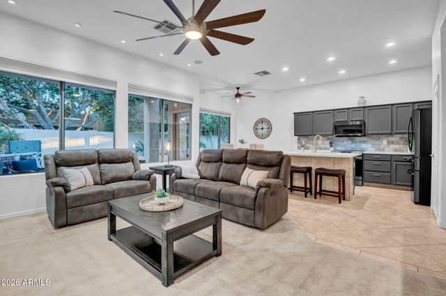 6913 W ABRAHAM Lane, Glendale, AZ 85308