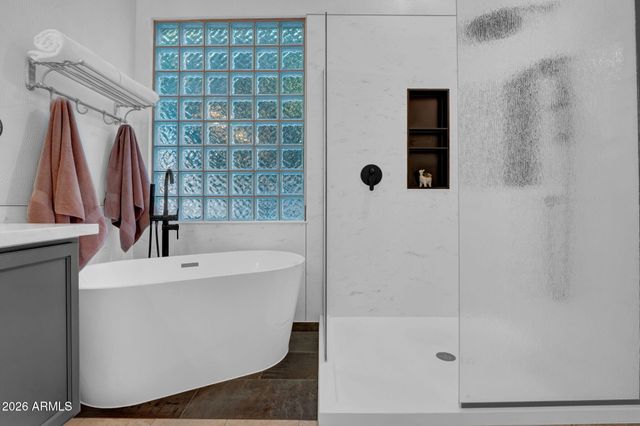 6913 W ABRAHAM Lane, Glendale, AZ 85308