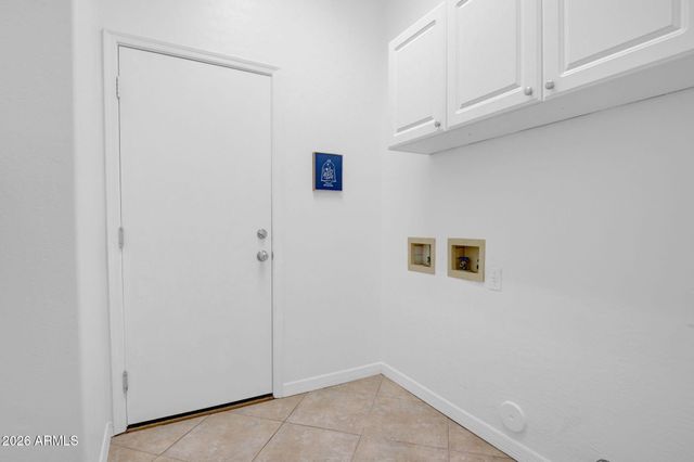 6913 W ABRAHAM Lane, Glendale, AZ 85308