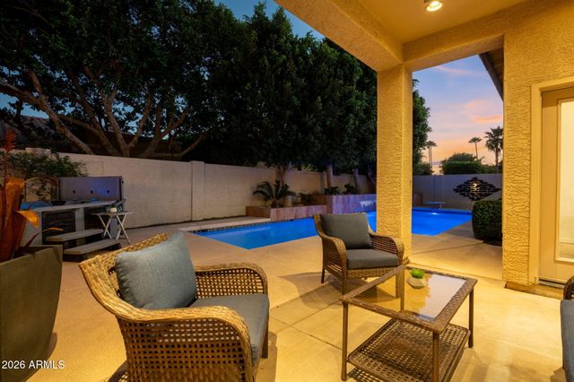 6913 W ABRAHAM Lane, Glendale, AZ 85308