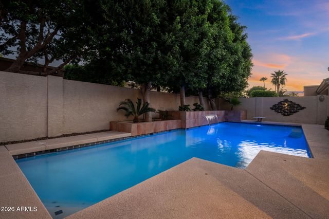 6913 W ABRAHAM Lane, Glendale, AZ 85308