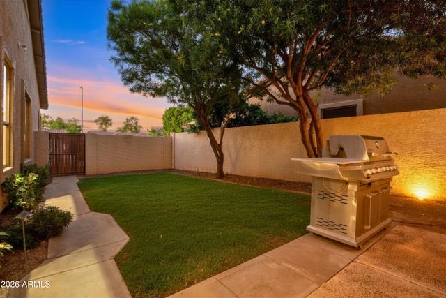 6913 W ABRAHAM Lane, Glendale, AZ 85308