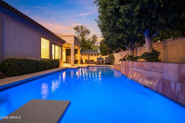 6913 W ABRAHAM Lane, Glendale, AZ 85308