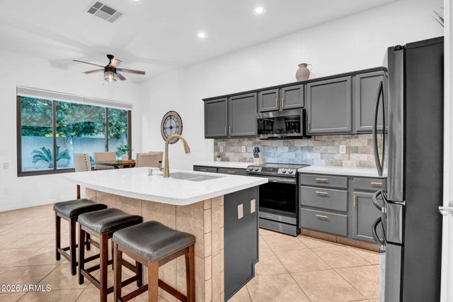 6913 W ABRAHAM Lane, Glendale, AZ 85308