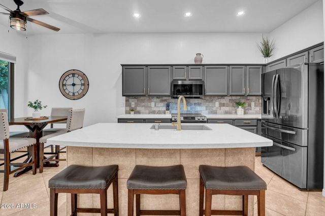 6913 W ABRAHAM Lane, Glendale, AZ 85308