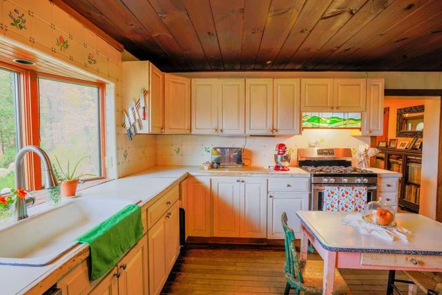 1312 Macintosh Hill Road, Bethel, VT 05060