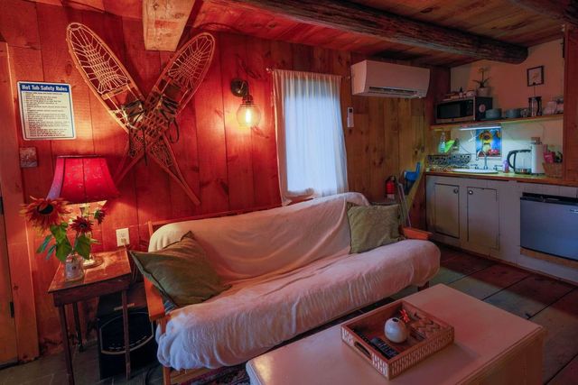 1312 Macintosh Hill Road, Bethel, VT 05060