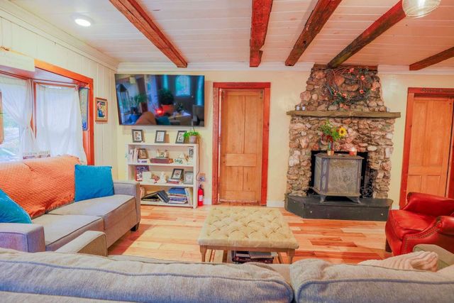 1312 Macintosh Hill Road, Bethel, VT 05060