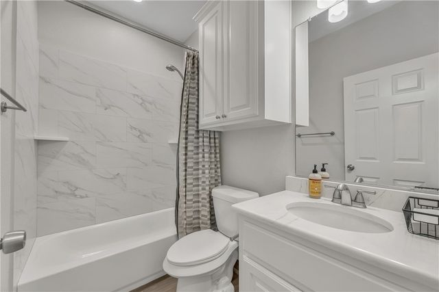 3800 Blackhawk Lane, College Station, TX 77845