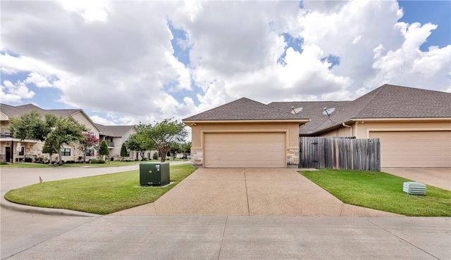 3800 Blackhawk Lane, College Station, TX 77845